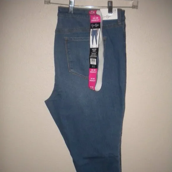 Jessica Simpson Women's Plus Size 22 High Rise Skinny Super Stretch Jeans NWT - Picture 2 of 4